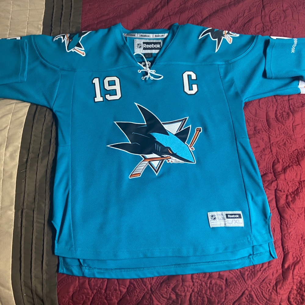 Reebok Joe Thornton Captain Jersey- Size: Youth L/XL